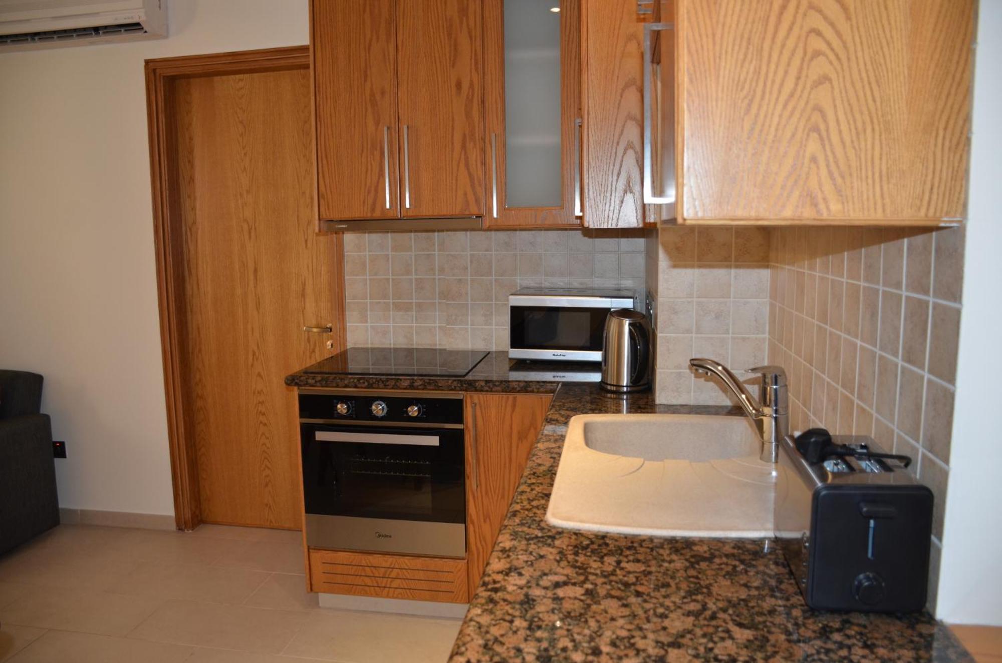 2 Bedroom Apartment, Zygos Centre Block D - By Imh Travel & Tours Пафос Екстер'єр фото