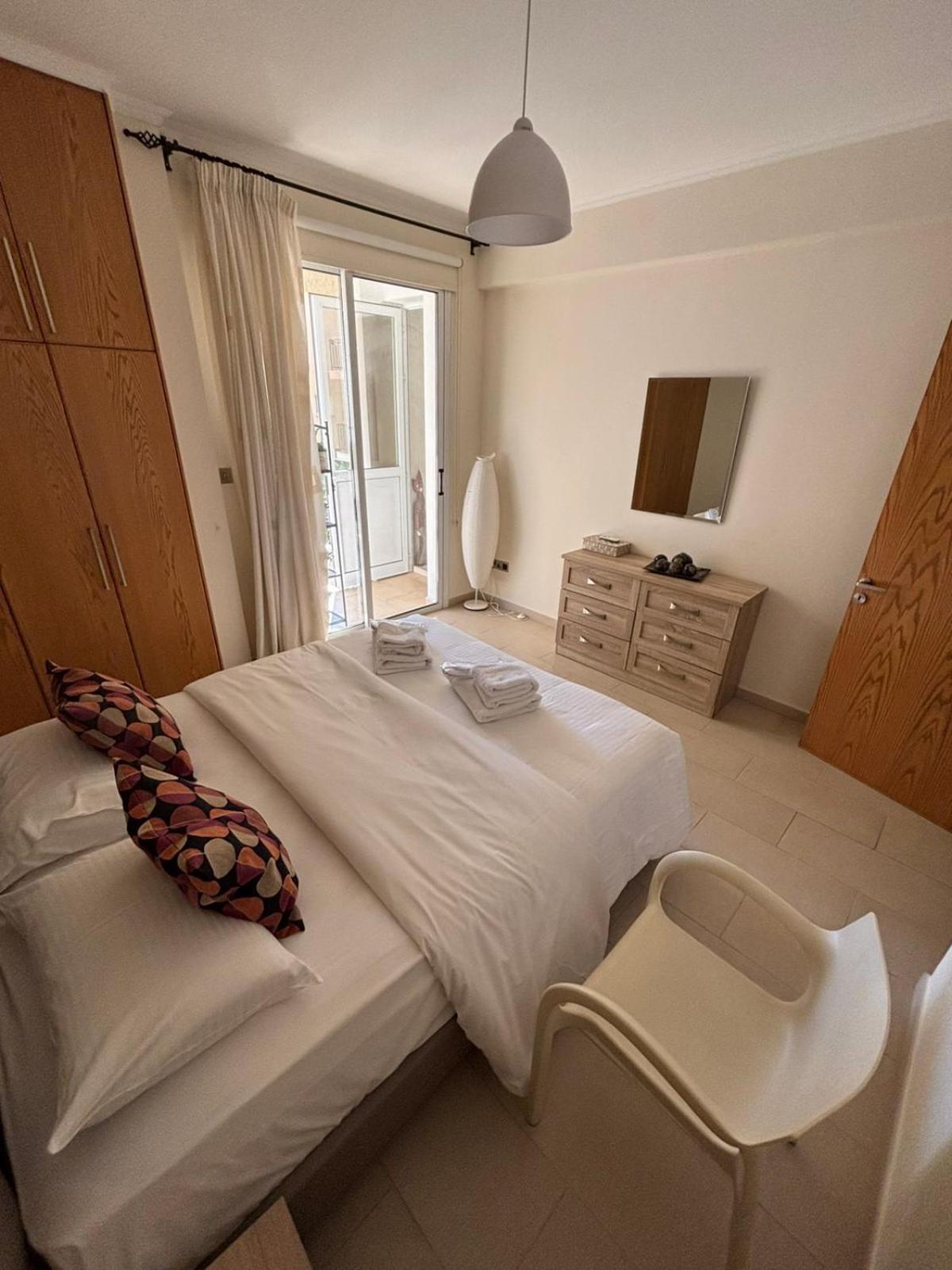 2 Bedroom Apartment, Zygos Centre Block D - By Imh Travel & Tours Пафос Екстер'єр фото